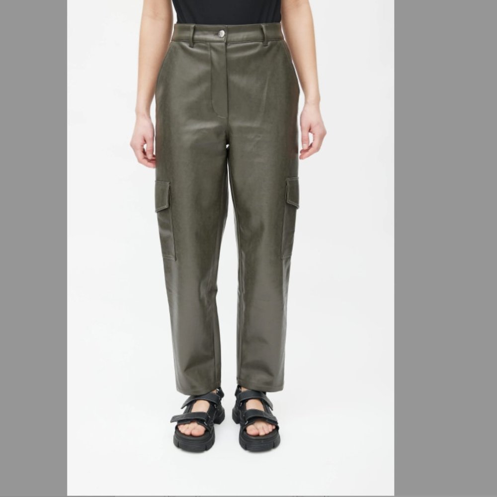 NWT Aritzia Cargo Vegan Leather Pants Size 2